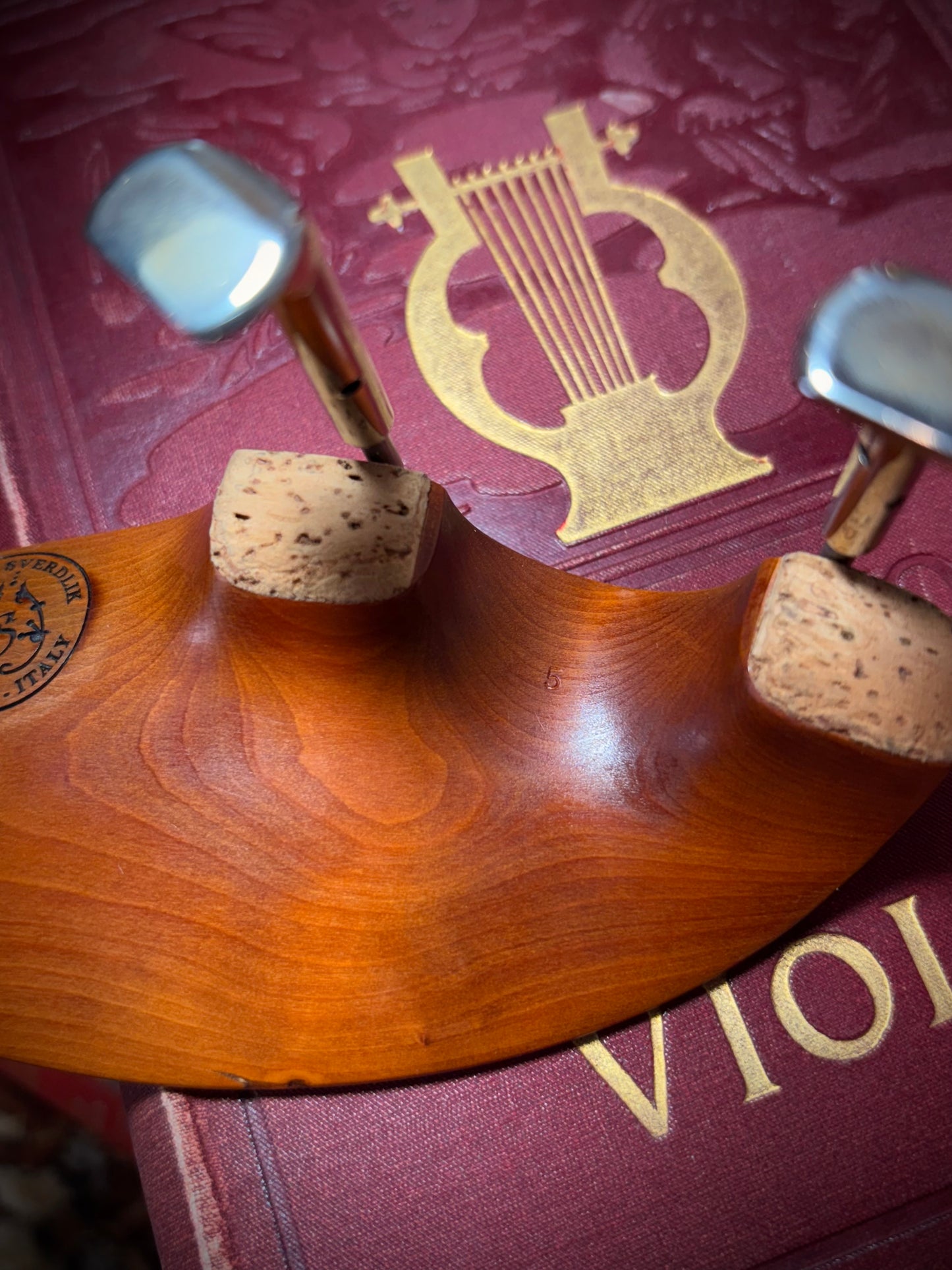 Boris Sverdlik Boxwood Chinrest, gold-plated nickel
