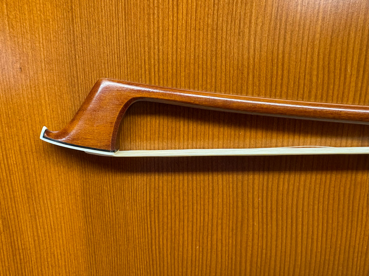 Fine silver Pernambuco cello bow, unbranded 80.4g | Metzler Violins