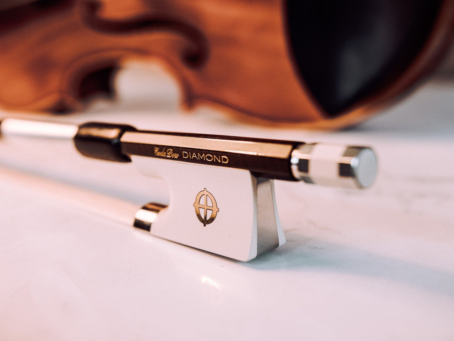 CodaBow DIAMOND GX Violin Bow, with Alabaster XEBONY Frog, USA