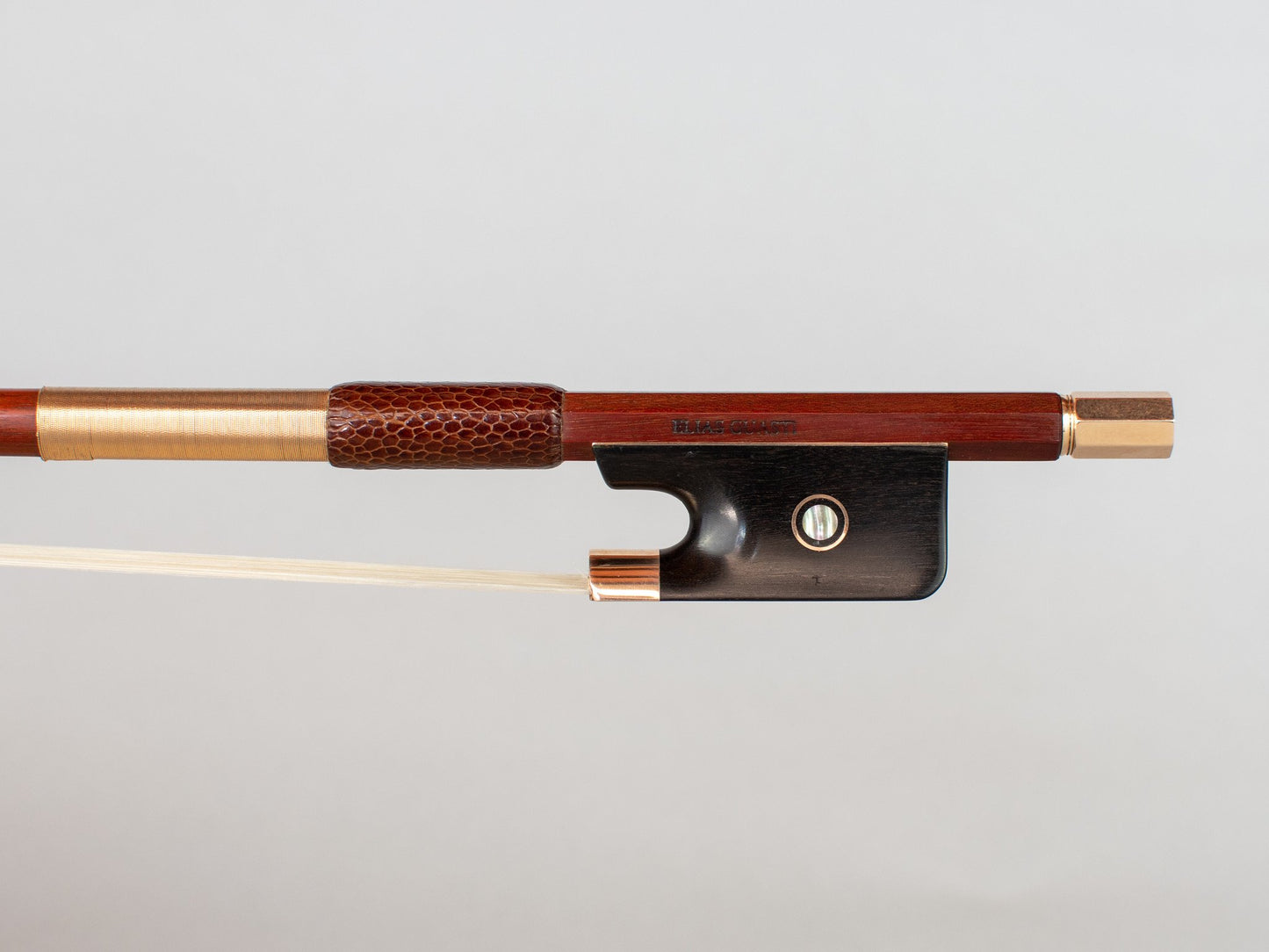 ELIAS GUASTI gold-mounted round Pernambuco viola bow, 70.9g BRAZIL