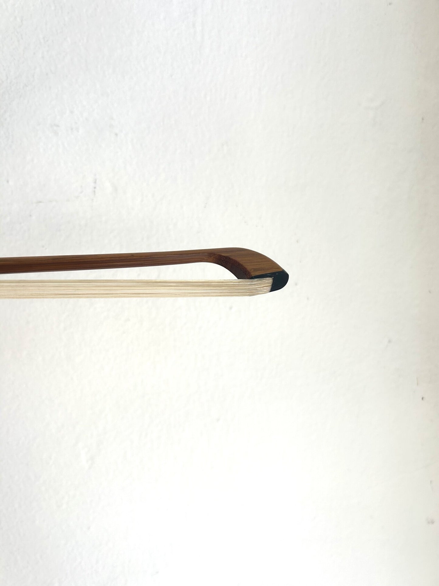 NuBow 4/4 bamboo silver violin bow, USA, 60.2g | Metzler Violins