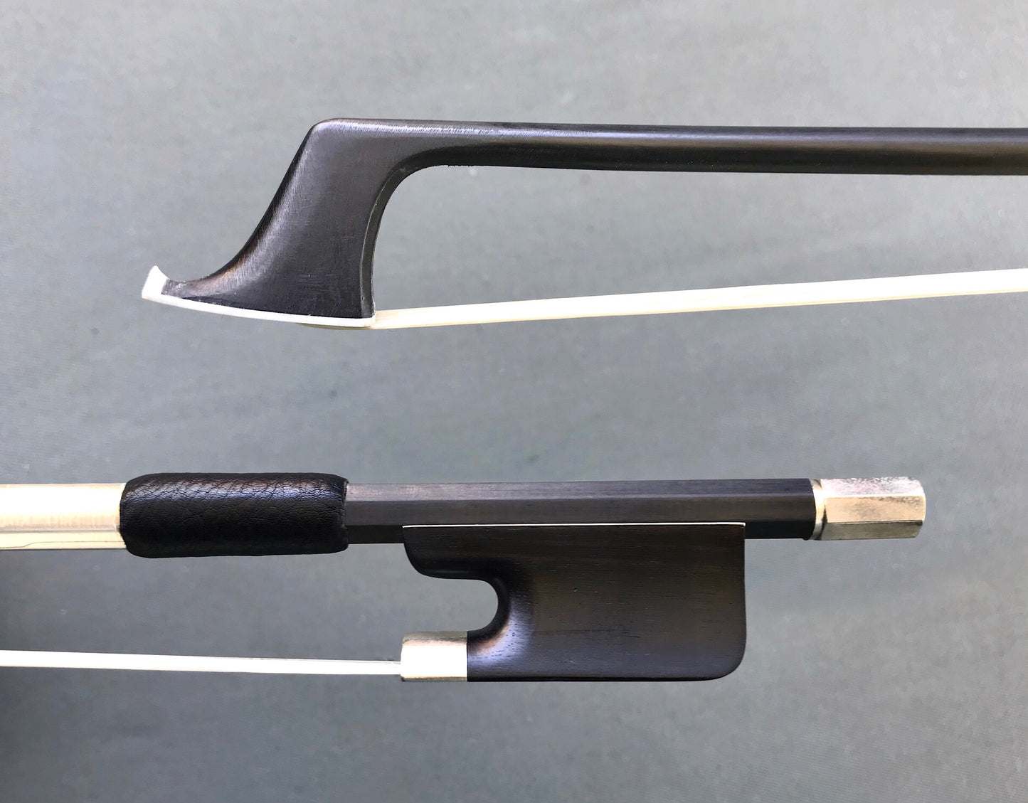 Artino carbon fiber cello bow, 4/4