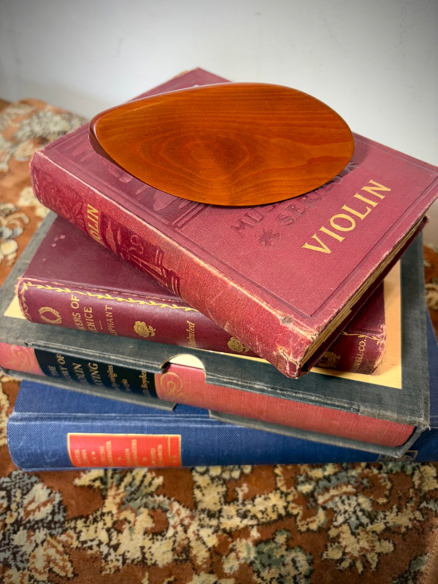 Boris Sverdlik Boxwood Chinrest, gold-plated nickel