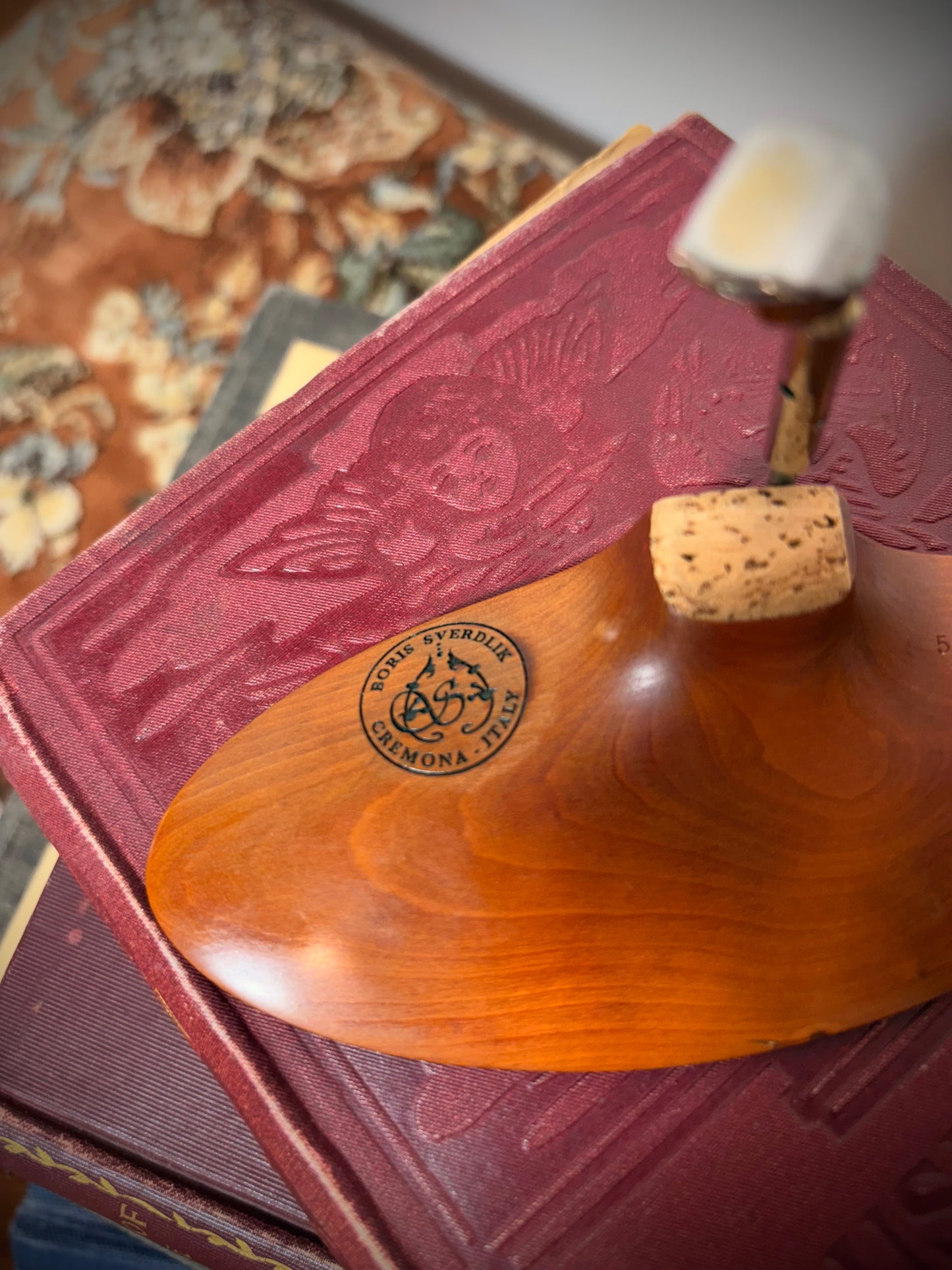 Boris Sverdlik Boxwood Chinrest, gold-plated nickel