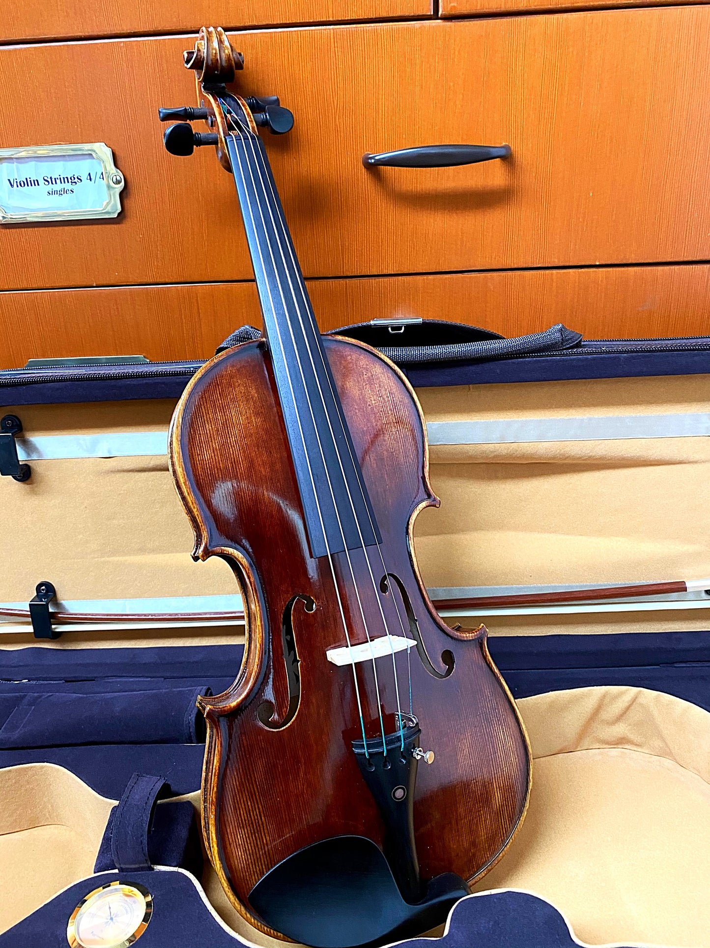 Nocturne 4/4 violin with free case, bow, rosin & polish cloth