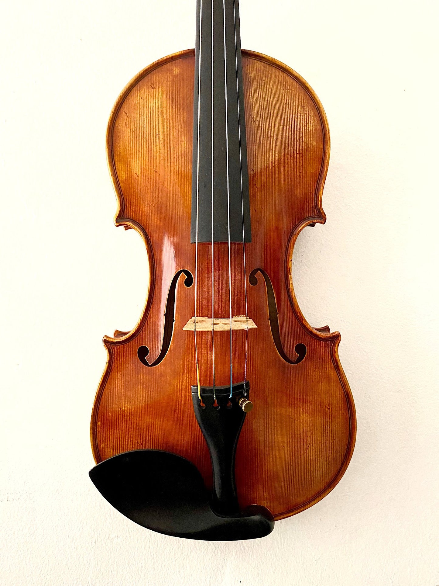 Revelle Model 700 4/4 violin, antique-style, 1-piece back