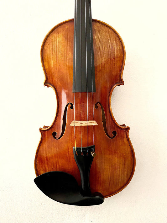 Revelle Model 700 4/4 violin, antique-style, 1-piece back