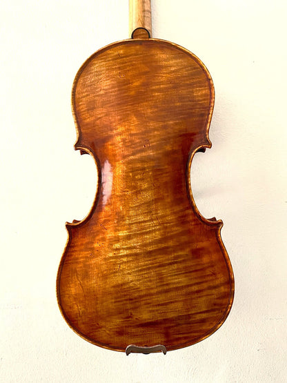 Revelle Model 700 4/4 violin, antique-style, 1-piece back