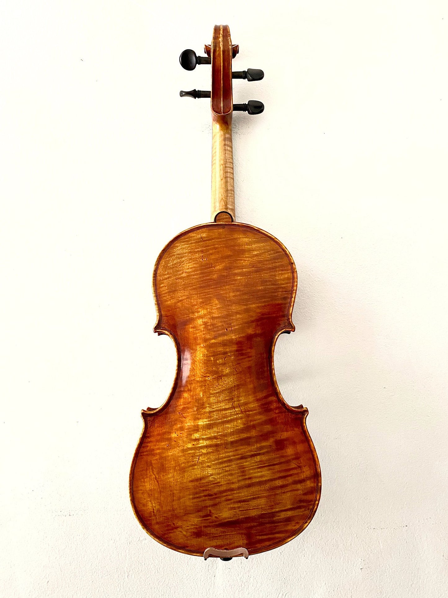 Revelle Model 700 4/4 violin, antique-style, 1-piece back