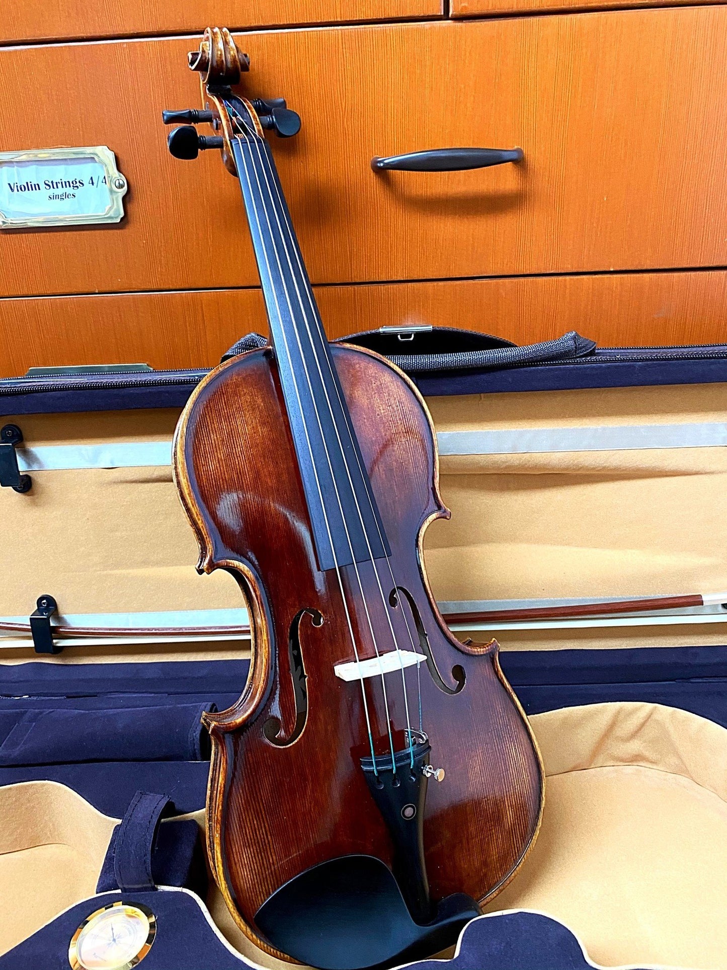 Nocturne 4/4 violin with free case, bow, rosin & polish cloth
