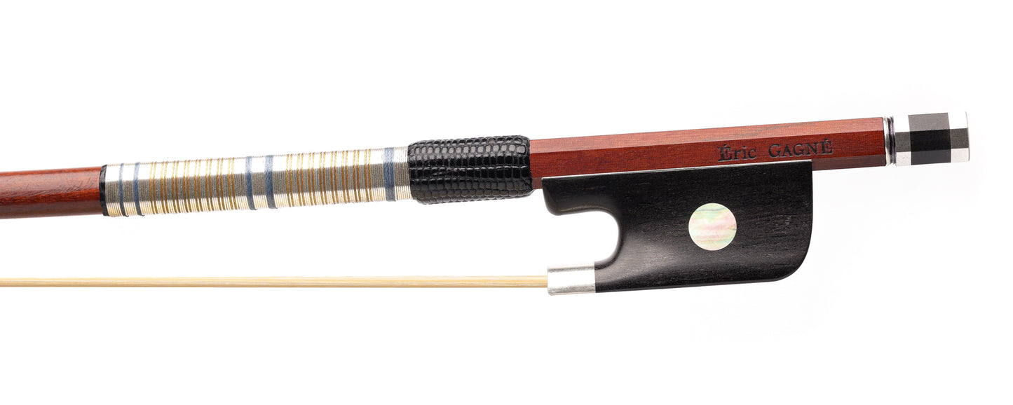 Éric Gagné viola bow, silver-mounted, figured Pernambuco, 2022, 70.7 g. Montreal, | Metzler Violins