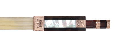 W.D. WATSON. LONDON. violin bow, tortoise shell, chased gold mountings, gold coronets, octagonal stick 62.6 g| Metzler Violins