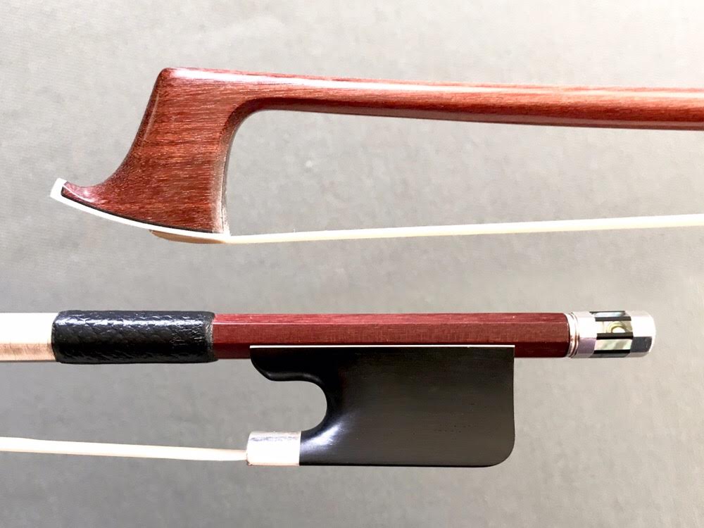Viola bow, ebony/silver, unbranded, better | Metzler Violins 68.9g